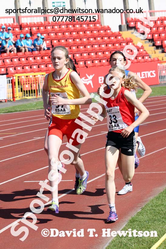 Junior girls 1500 metres, 2015 English Schools Track and Field Champs., Gateshead Stadium. Photo: David T. Hewitson/Sports for All Pics